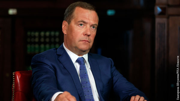 Медведев продолжил рубрику 11 грехов, в которых обвинят Россию