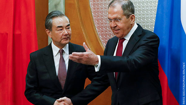 Сближение с Китаем требует от России осторожности