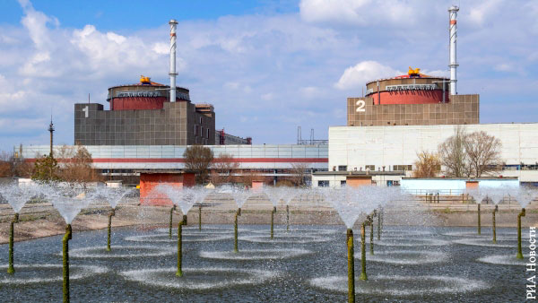 После обстрела ВСУ на Запорожской АЭС начался пожар