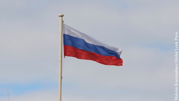 Российский флаг подняли над городом Днепрорудное в Запорожье