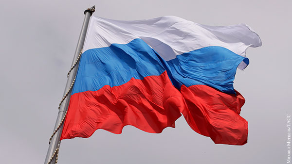 Посольство России в Исландии потребовало извинений от местной газеты за оскорбление флага 