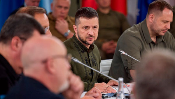 Зеленский пообещал вернуть Крым «любыми средствами»