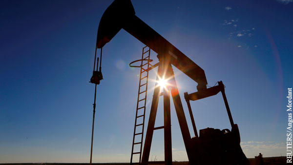 Страны ОПЕК решили с октября снизить добычу нефти