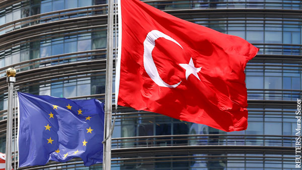 Эксперт: Политика Евросоюза вызывает гнев среди рядовых турок