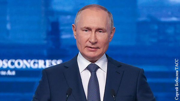 Эксперт назвал адресатов выступления Путина на ВЭФ