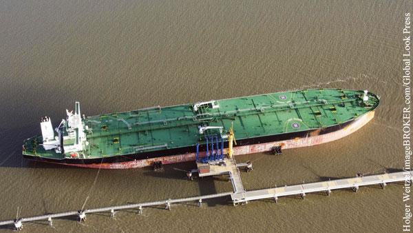 США назвали дату вступления в силу запрета на морские перевозки нефти из России