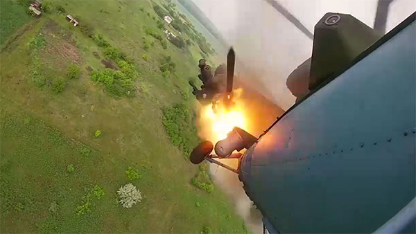 Экипаж Ми-35 уничтожил украинскую бронетанковую колонну под Изюмом