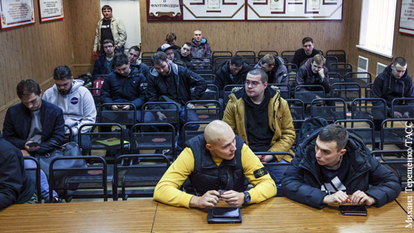 В Госдуме призвали военкоматы достойно обращаться с мобилизованными