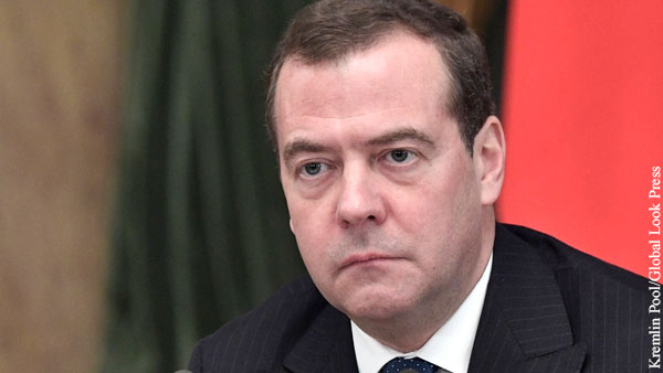 Медведев предложил Байдену открыть консульства США в новых субъектах России