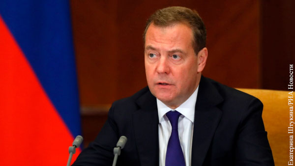 Медведев: Зеленским должны заняться психиатры 