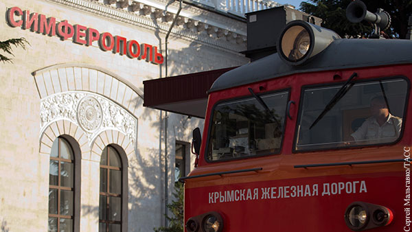 Первые поезда из Крыма отправились в Москву по Крымскому мосту 