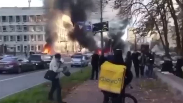 В центре Киева слышны взрывы
