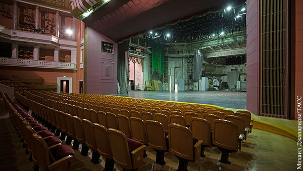 Заславский поддержал идею обязать артистов театров выступать в агитбригадах на фронте