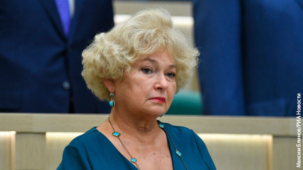 Нарусова отреагировала на слухи об уходе с поста сенатора