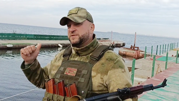 Военкор Сапоньков показал вид подконтрольного Вооруженным силам Украины города Очаков со стороны Кинбурнской косы