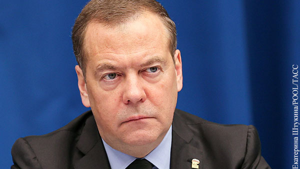 Медведев сообщил о появлении в России «жовто-блакитных» диверсантов