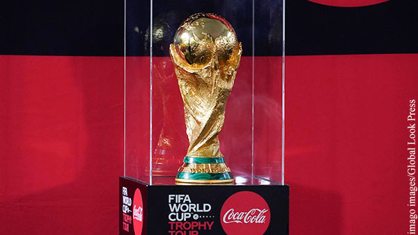 В Катаре нашли более 140 поддельных кубков мира по футболу