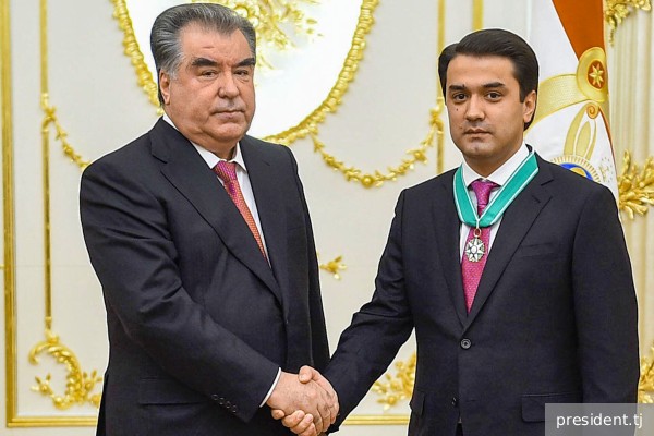 В мире: Таджикистан подошел к транзиту власти