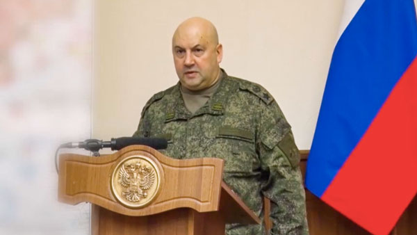 Суровикин: Российские войска займут оборонительные рубежи на левом берегу Днепра