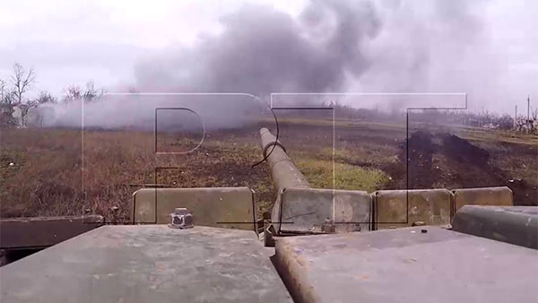 Танковый бой 11-го полка ДНР показали на видео от первого лица