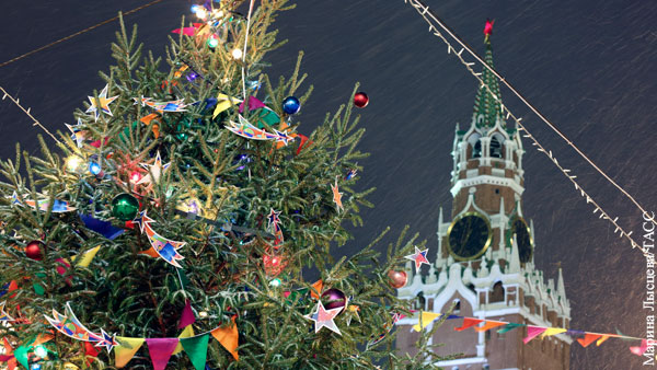 ВЦИОМ: Большинство россиян выступили за сохранение детских елок и праздничного оформления улиц