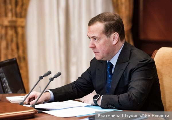 Замглавы Совбеза Медведев заявил, что расстрелявшие российских военных заслуживают только смертной казни