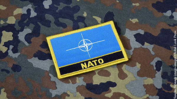 НАТО сообщила об инциденте с облетом самолетами России кораблей альянса
