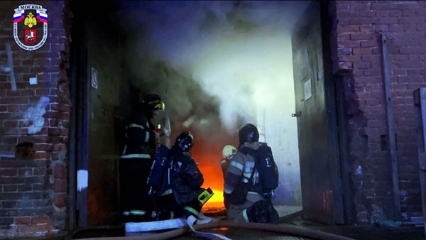 Число жертв пожара на цветочном складе в центре Москвы возросло до шести человек