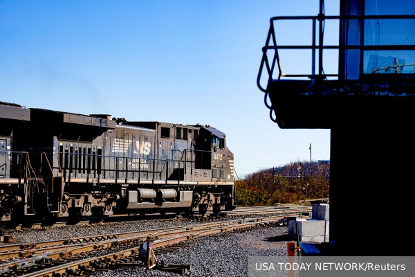 Американист рассказал об угрозе забастовки железнодорожников в США