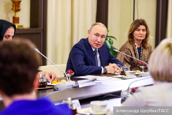 Путин начал встречу с матерями участвующих в СВО военных