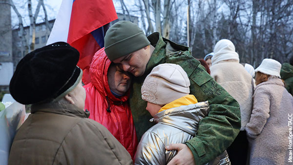 Десять военнослужащих ДНР вернулись из украинского плена к своим семьям