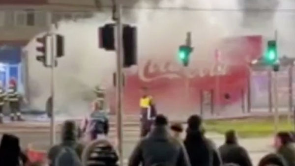 Рождественский грузовик из рекламы Coca-Cola сгорел в Бухаресте 