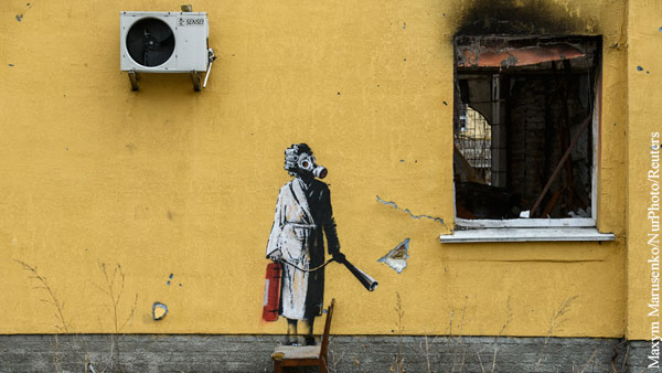 Вандалы срезали с фасада здания в Киевской области граффити Бэнкси
