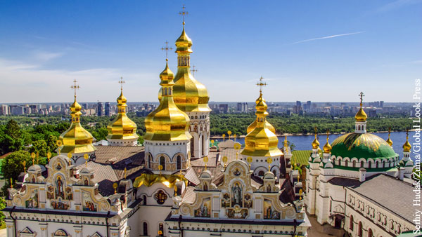 Религиовед: Зеленский хочет создать вместо УПЦ «Церковь офиса президента»