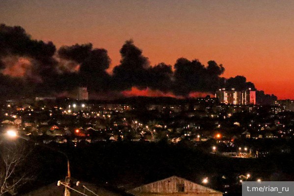 Нефтенакопитель курского аэродрома загорелся из-за атаки беспилотника