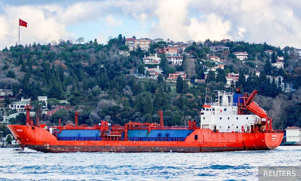 В России оценили последствия пробки из нефтетанкеров в Турции