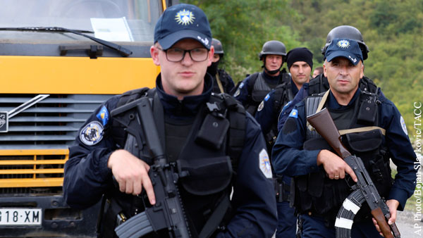 Полиция непризнанного Косова отступила с севера края после столкновения с жителями 