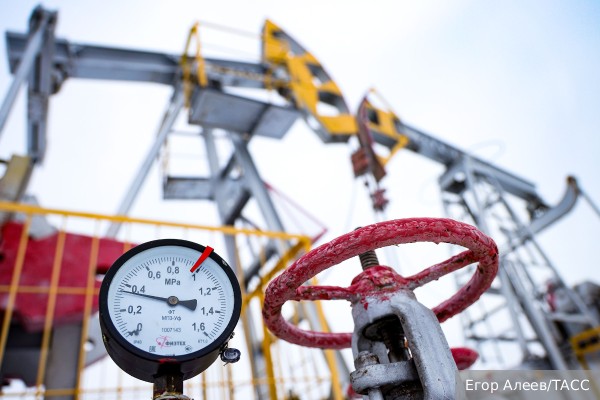 В Кремле подтвердили рассмотрение вариантов ответа на «нефтяной потолок цен»