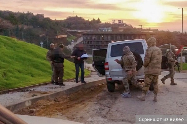 ФСБ задержала двоих жителей Севастополя по подозрению в госизмене