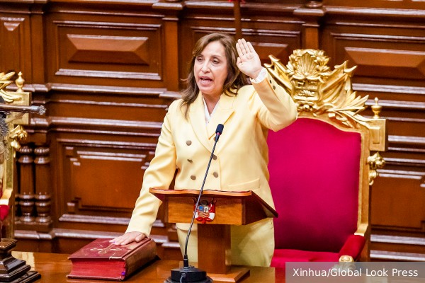 Дина Болуарте стала президентом Перу