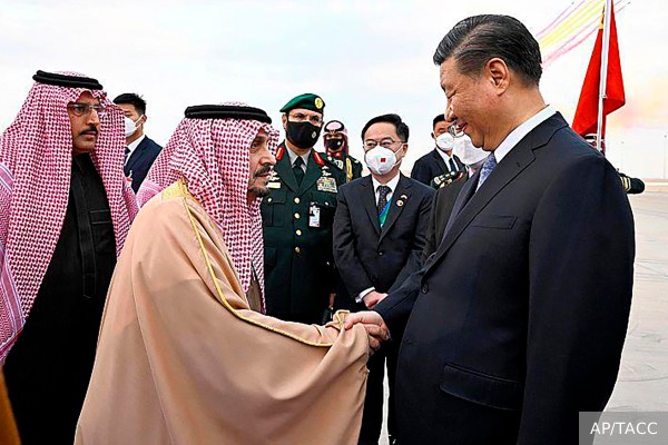Политика: Саудиты ушли от США к Китаю и России