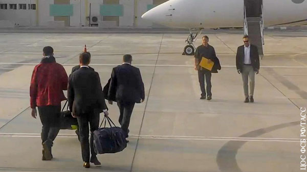 Появились первые кадры обмена Бута в аэропорту Абу-Даби