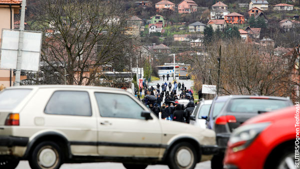 Президент Сербии Вучич созвал экстренное заседание Совбеза в связи с обострением ситуации на севере Косова