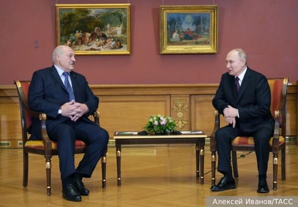 Путин и Лукашенко расставили «многие точки над i» в Петербурге
