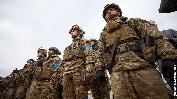 Ради армии Киев отбирает у украинцев последнее