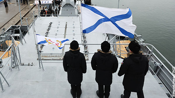 Путин приказал поднять флаги на новых кораблях ВМФ