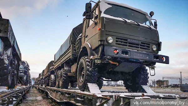 Эшелон российской военной техники прибыл в Белоруссию