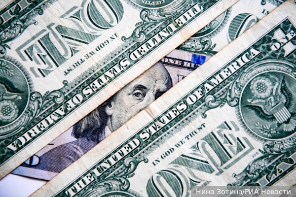 Курс доллара на Мосбирже упал до 68,73 рубля