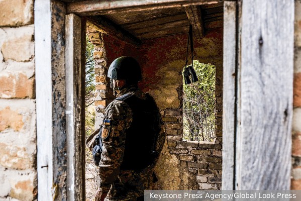 Украинский снайпер в Соледаре стрелял в бойца, спасавшего ребенка