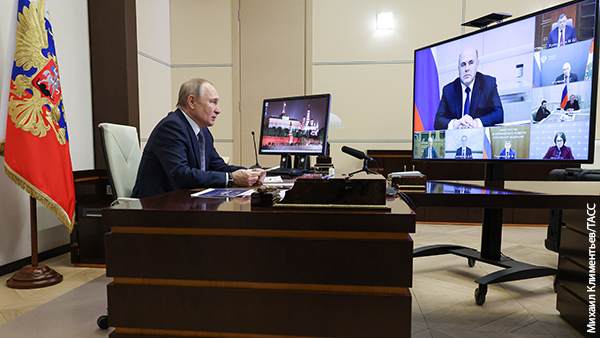 Путин рассказал о росте оборотов оборонно-промышленного комплекса России в 2022 году